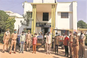 मुरादाबाद: बिहार से चोरी कर लाए जा रहे तीन ट्रैक्टर पाकबड़ा में पकड़े