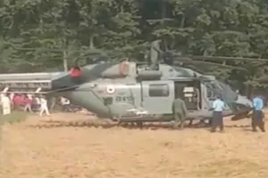 वायु सेना का हेलिकॉप्टर एहतियातन खेत में उतरा
