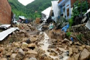 वियतनाम में भूस्खलन में आठ लोगों की मौत, 42 लापता