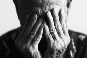 शाहजहांपुर: बच्ची के साथ अश्लील हरकत करने पर बुजुर्ग को पीटा