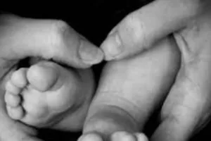 बाराबंकी: नाबालिग रेप पीड़िता का खेत में कराया प्रसव