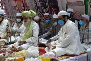 बरेली: सादगी से अदा की शराफत मियां के कुल की रस्म