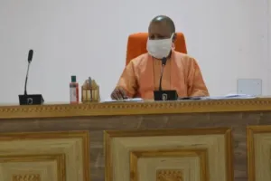 गोरखपुर: योगी ने की विकास कार्यों की समीक्षा