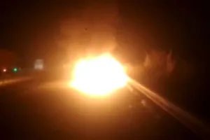 बरेली: चलती कार में लगी आग, बाल-बाल बचे सवार