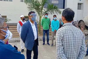 बांदा: जिलाधिकारी ने जिला अस्पताल की नई बिल्डिंग का किया निरीक्षण