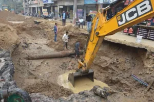 बरेली: फिर फटी पानी की पाइपलाइन, पानी को तरसे सिकलापुरवासी