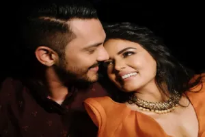 कश्मीर की वादियों में पत्नी संग हनीमून मना रहे आदित्य, यहां देखिए तस्वीरें और वीडियो