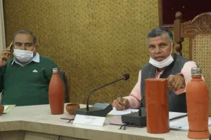 बरेली: अतीत के पन्नों से निकलेगी माटी कला, कारीगरों के बहुरेंगे दिन