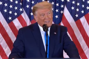 ट्रंप ने कोरोना राहत पैकेज पर किए हस्ताक्षर, अमेरिकियों को मिलेगी आर्थिक मदद