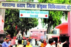 बरेली: जिला अस्पताल की व्यवस्था बीमार, चिकित्सकों का इंतजार