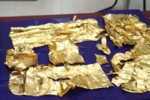 लखनऊ: अडानी एयरपोर्ट पर यात्री के पास से पकड़ा गया 38 लाख का सोना