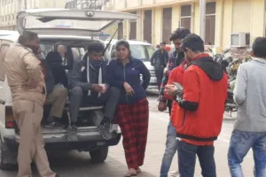 बरेली: पुलिस का पहरा दिखावी, जिला अस्पताल बना मिलाई का अड्डा