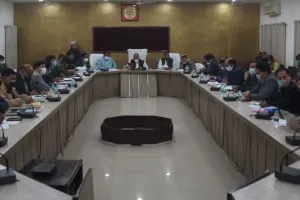 बरेली: तीन साल के लेखा-जोखा का लिया हिसाब, कई अधिकारी रहे गायब