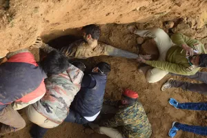 बरेली: लापरवाही की खुदाई से जान पर बन आई, मिट्टी धंसी, मजदूर दबा