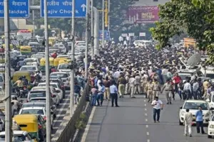 दिल्ली पुलिस के सेवानिवृत्त कर्मी प्रदर्शन के लिए जुटे, आईटीओ पर यातायात प्रभावित