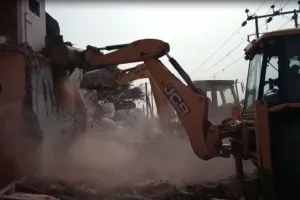 बरेली: जेसीबी गरजी तो वर्षों का अतिक्रमण पल भर में हुआ जमींदोज