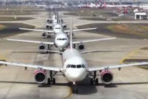 कोरोना ने बदल दिया था हवाओं का रुख, उड़ानों पर लगे प्रतिबंध पड़े भारी, 17 साल पीछे चला गया विमानन क्षेत्र