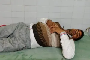 बाराबंकी: बकाया बिल जमा करने को कहा तो बिजली कर्मियों पर बोला हमला