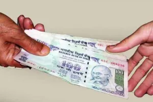 बरेली: कन्या सुमंगला योजना के फार्म के नाम पर अवैध वसूली कर रहे केंद्र