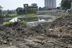 बरेली: डेलापीर तालाब- अवैध रूप से बेची भूमि की फिर पैमाइश