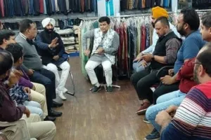 बरेली: मेयर के सामने पार्किंग से शुल्क वसूली का जताया विरोध