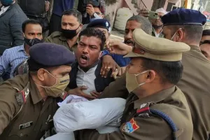 हल्द्वानी: कांग्रेसियों ने सीएम का पुतला फूंकना चाहा तो पुलिस ने की यह कार्रवाई   