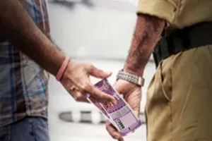 बरेली: रिश्वत लेते पकड़े गए पूर्व चौकी इंचार्ज को बर्खास्त करने की संस्तुति