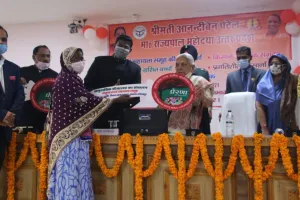 गोरखपुर: 2022 तक किसानों की आय दोगुनी करने की दिशा में सरकार कर रही काम- आनंदीबेन