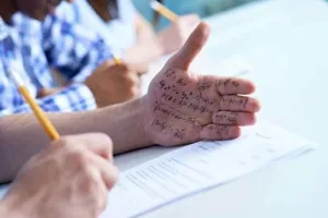 बरेली: एलएलबी परीक्षा- 13 नकचली छात्रों का सेमेस्टर निरस्त