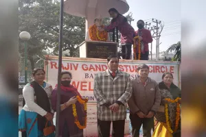 बरेली: जन्मदिन पर याद किए स्वतंत्रता सेनानी दामोदर स्वरूप सेठ, मूर्ति पर किया माल्यार्पण