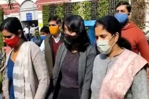 टूलकिट मामले में कम नहीं हो रहीं दिशा रवि की मुश्किलें, कोर्ट ने तीन दिन की न्यायिक हिरासत में भेजा