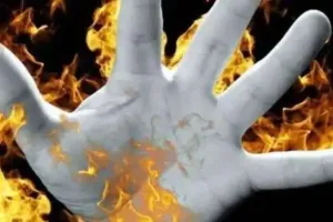 लखनऊ: लोकभवन के सामने सामूहिक आत्मदाह की कोशिश