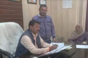 सितारगंज: राजीव गांधी आवास योजना की लाभार्थी ने एसडीएम पर गुमराह करने का लगाया आरोप