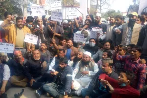 हल्द्वानी: भाजपा कोतवाल के विरोध में तो कांग्रेसी कर रहे समर्थन