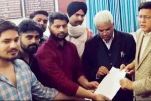 काशीपुर: छात्रों ने कहा-देरी से फार्म भरने पर न वसूला जाए विलंब शुल्क