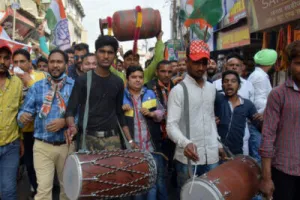 हल्द्वानी: ढोल बजाकर किया युवा कांग्रेस कार्यकर्ताओं ने महंगाई का विरोध