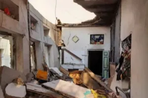 सिलेंडर फटने से ढही मकान की छत, तीन लोगों की मौत