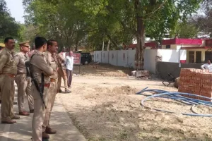 बाराबंकी: तहसील परिसर में पुलिसकर्मियों पर पथराव करने वाले 22 लोग गिरफ्तार, बाकी लोगों की तलाश में जुटी पुलिस