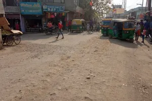 बरेली: पांच माह से धूल फांक रहा कारोबार, घट गई आमदनी