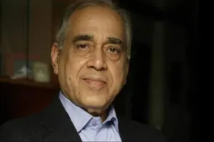 राम मंदिर निर्माण समिति के प्रमुख ने एम्स में कोविड-19 का टीका लगवाया