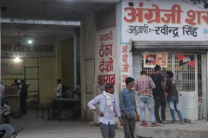 बरेली: शौकीनों ने किया शराब का स्टाक, बंद रहेंगी दुकानें