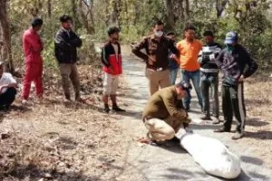 कालाढूंगी: युवक का शव फंदे से लटका मिला, हड़कंप