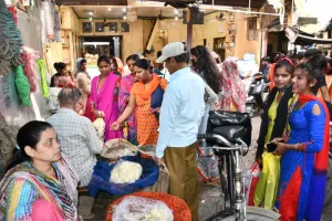 बरेली: होली के रंग में ना पड़े कहीं भंग, संभलकर खरीदें मावा, घर न ले जाएं बीमारी