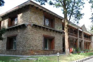 देहरादून: सीएम आवास के वास्तुदोष मिथक के चलते गंवानी पड़ गई त्रिवेंद्र को अपनी कुर्सी