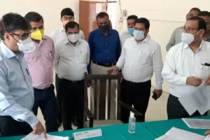 अयोध्या: सोहावल तहसील का निरीक्षण कर मंडलायुक्त ने दिए अधिकारियों को निर्देश