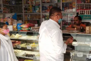 बरेली: मिठाई, किराना और खोया मंडी में छापेमारी, नौ नमूने भरे