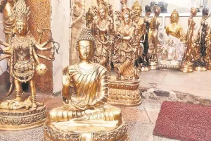 मुरादाबाद: गौतम बुद्ध व बाबा साहब की मूर्तियों की बढ़ी मांग, कारोबारी तैयारी में जुटे