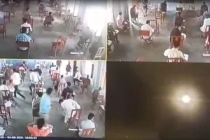 बरेली: उड़न दस्ता पहुंचा तो खिड़कियों से नकल फेंकने लगे छात्र, धामपुर में पकड़ी समूहिक नकल