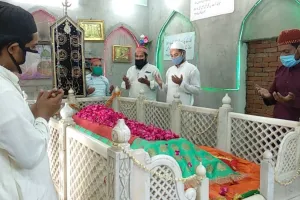 बरेली: कुल की रस्म के साथ नासिर मिया के उर्स का समापन