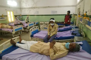 बरेली: प्रधानी चुनाव जीतने की शर्त ने कराया पथराव, एक दर्जन घायल